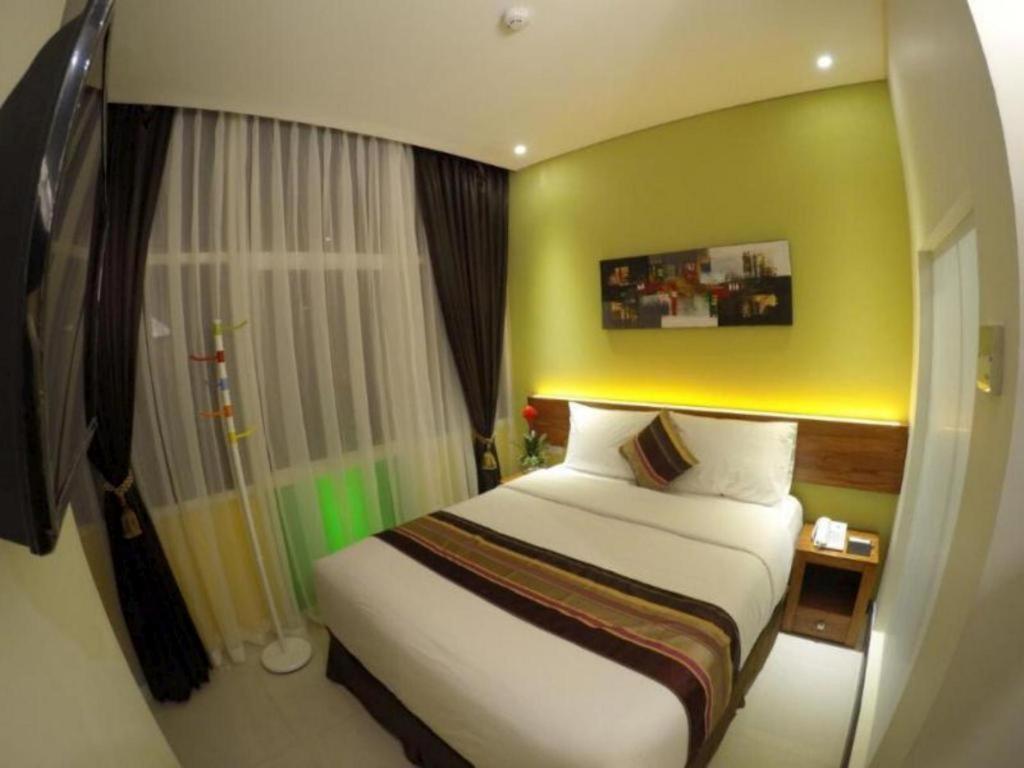 מנאדו Biz Boulevard Hotel מראה חיצוני תמונה