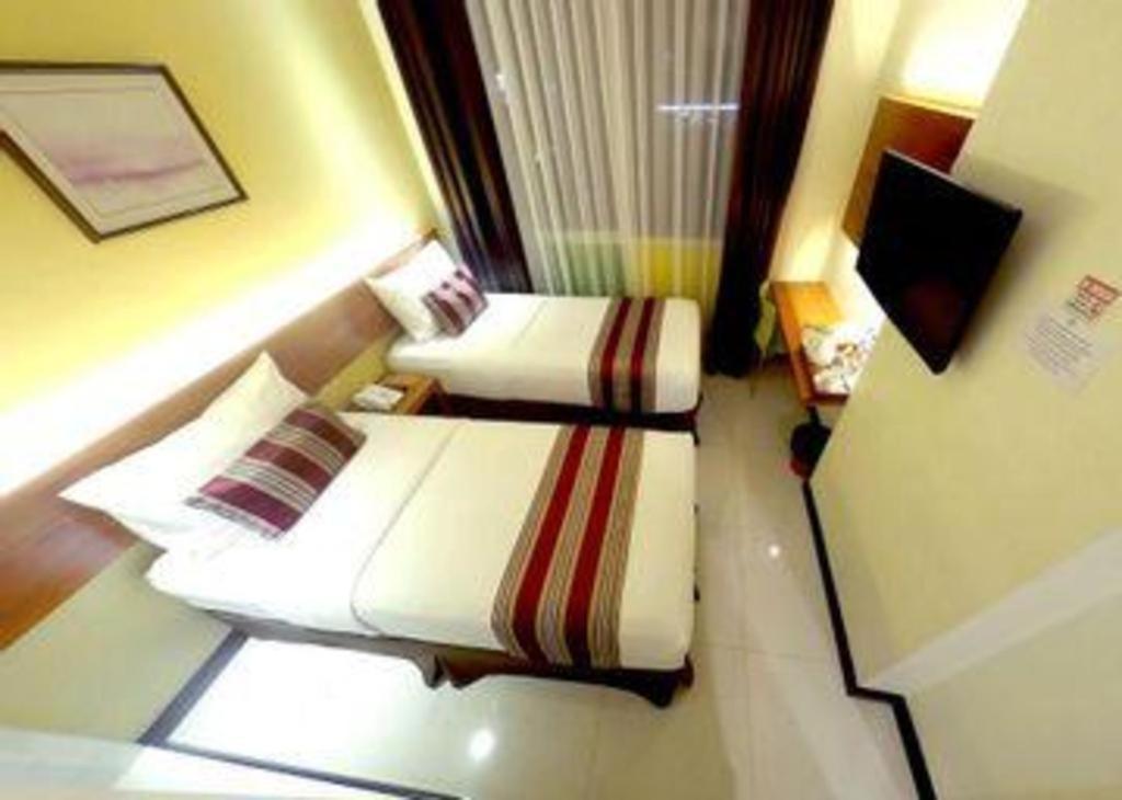 מנאדו Biz Boulevard Hotel מראה חיצוני תמונה